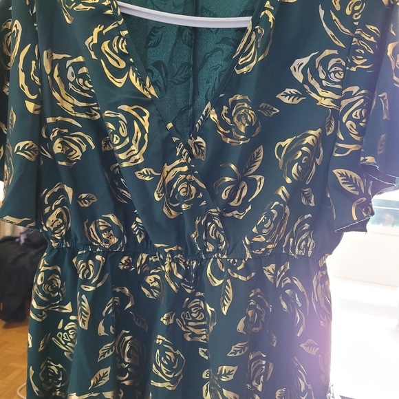 Plus Size Floral Print Surplice Front Peplum Blouse - Picture 5 of 7